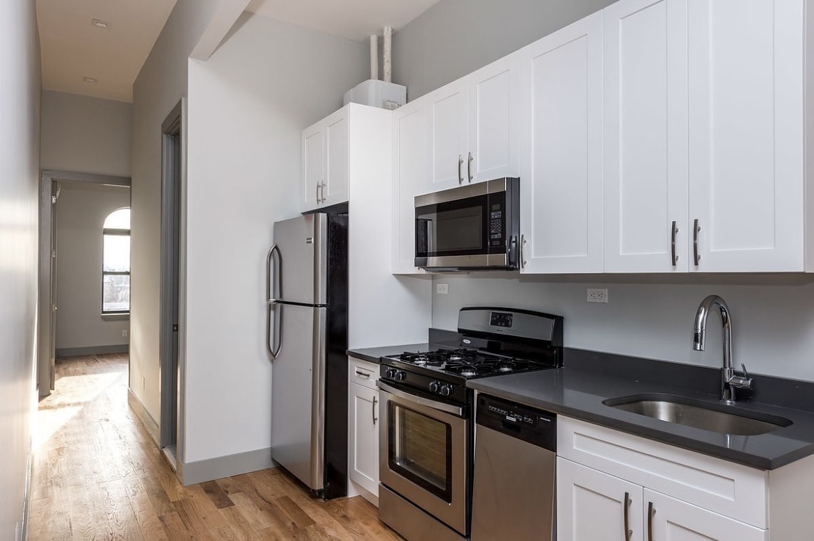 655 Knickerbocker Ave #4R