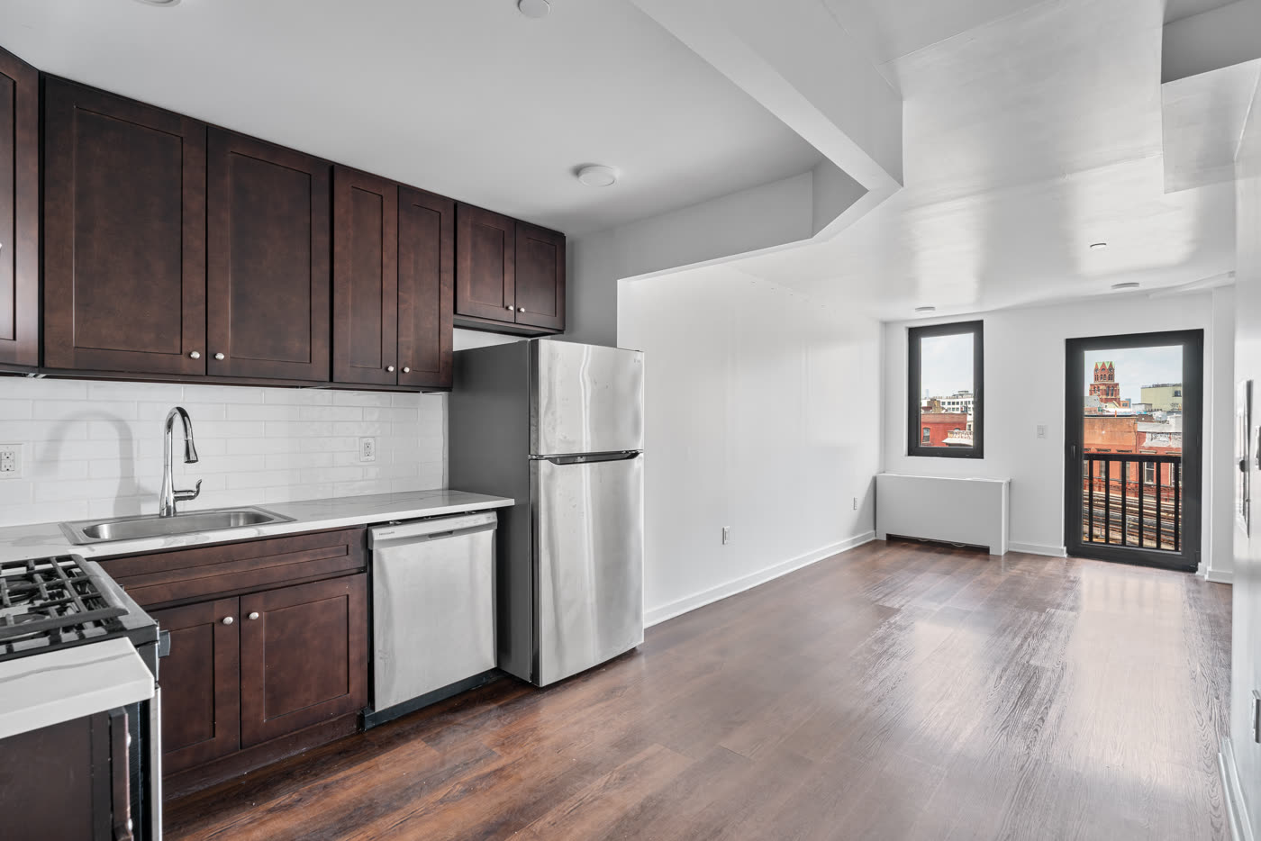 874 Willoughby Ave #204